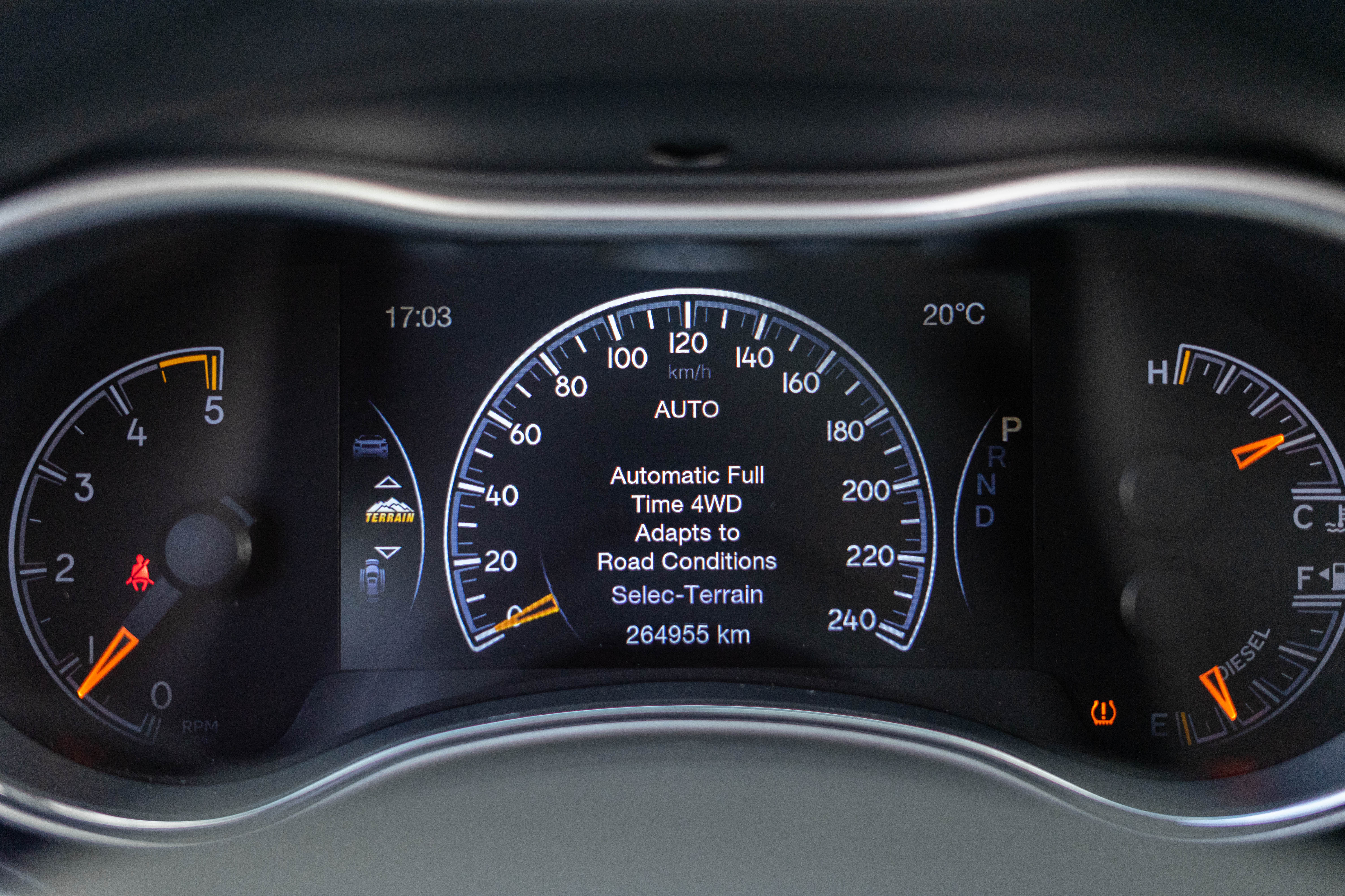Car image 15