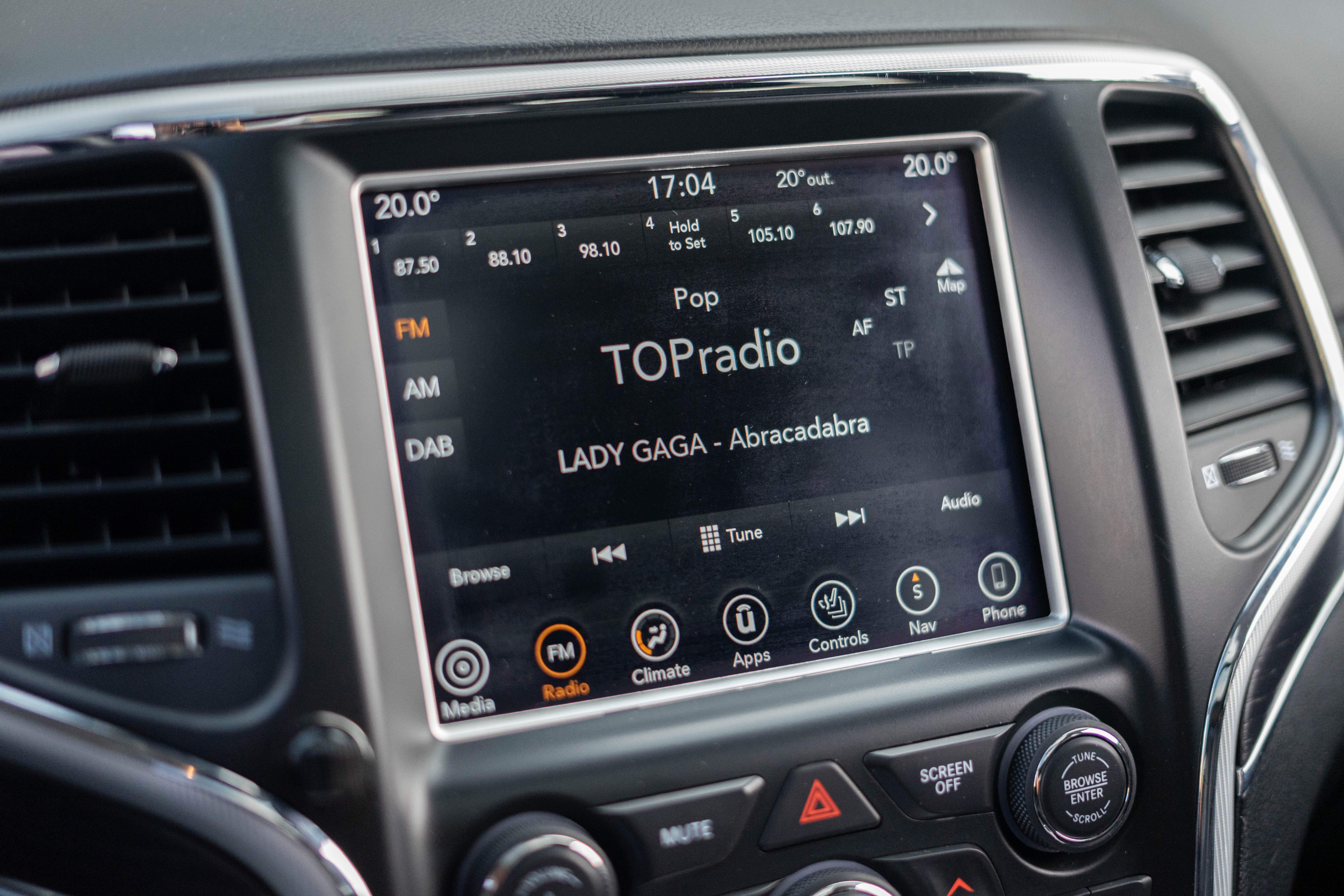 Car image 17