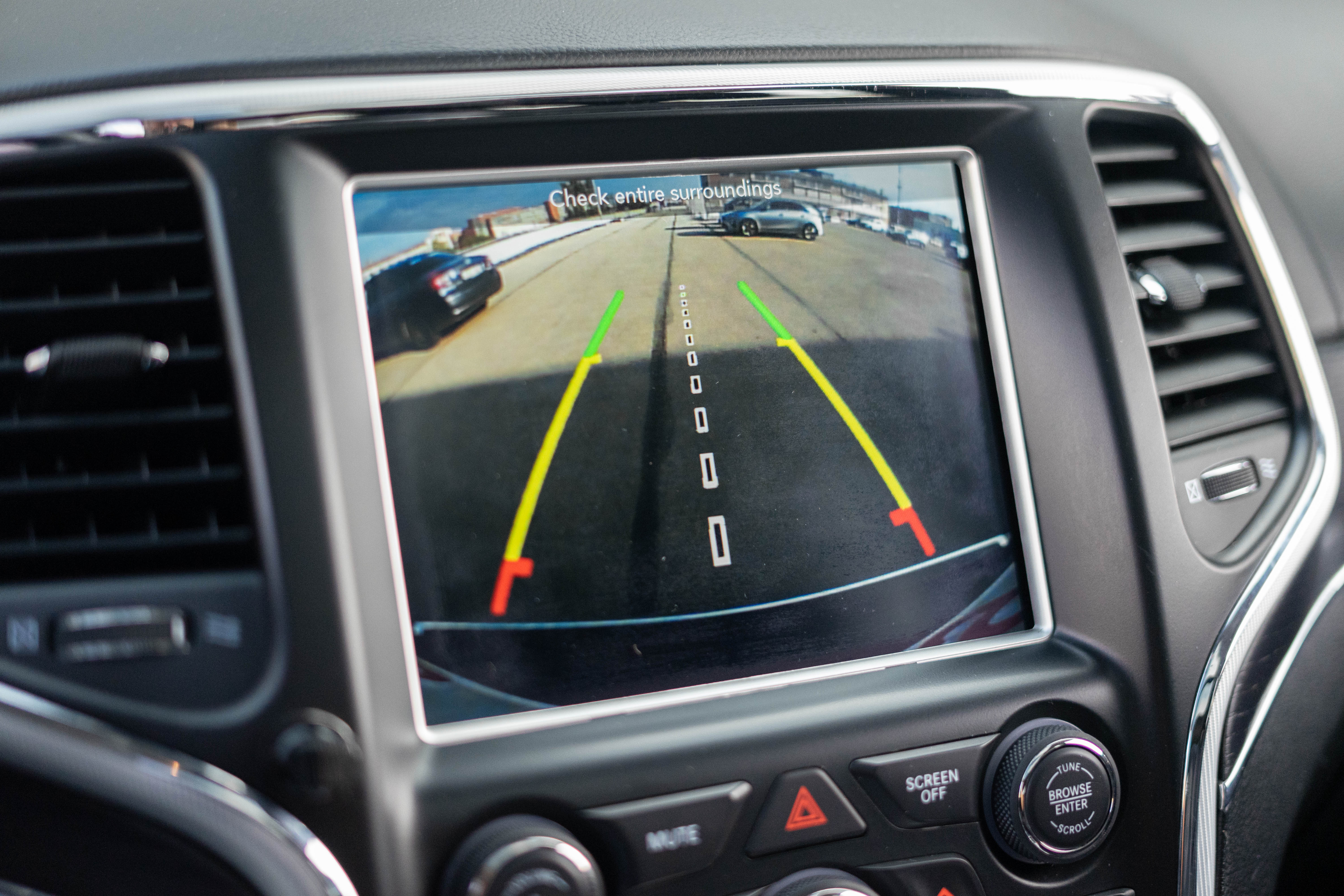 Car image 19