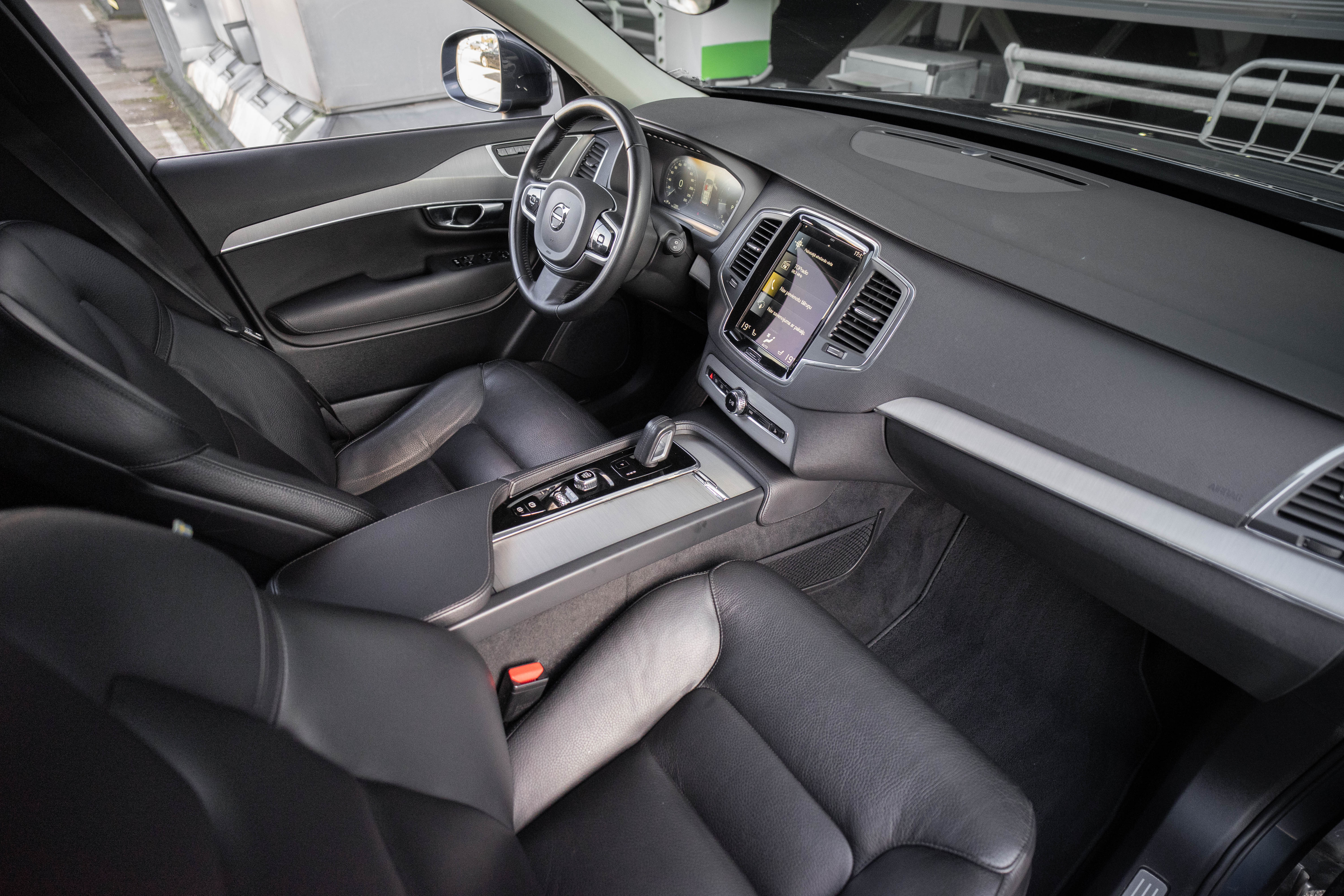Car image 27