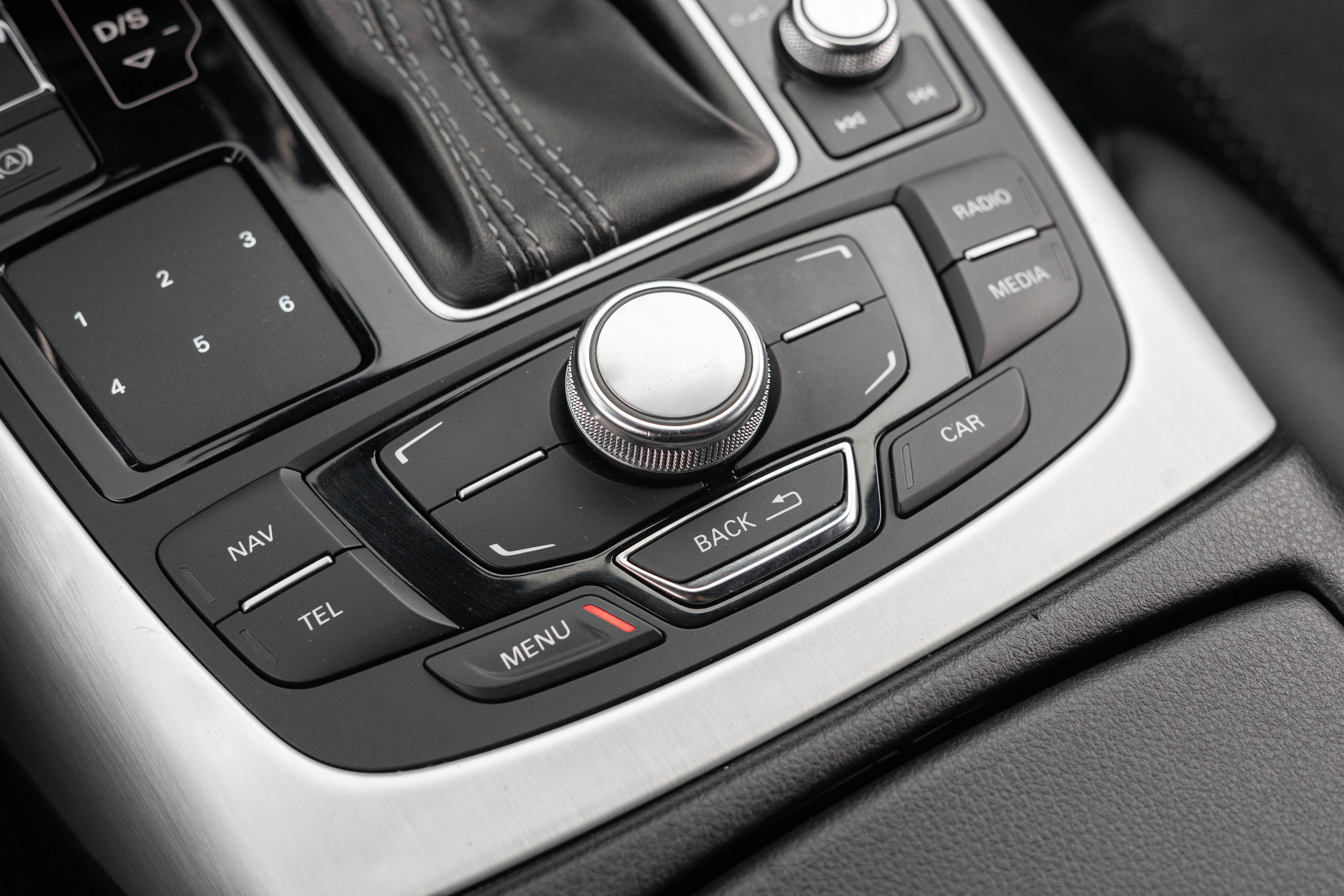 Car image 24