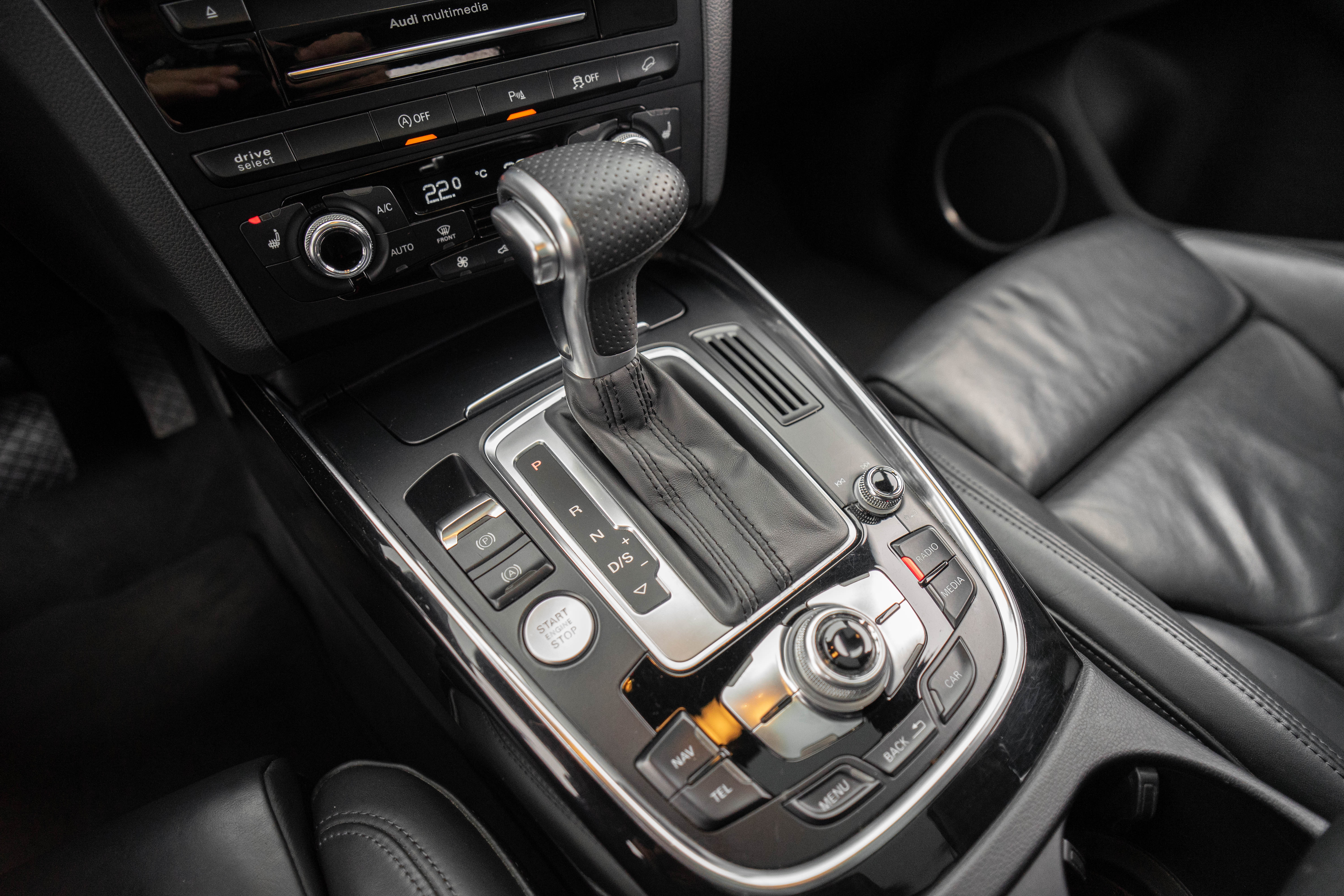 Car image 22