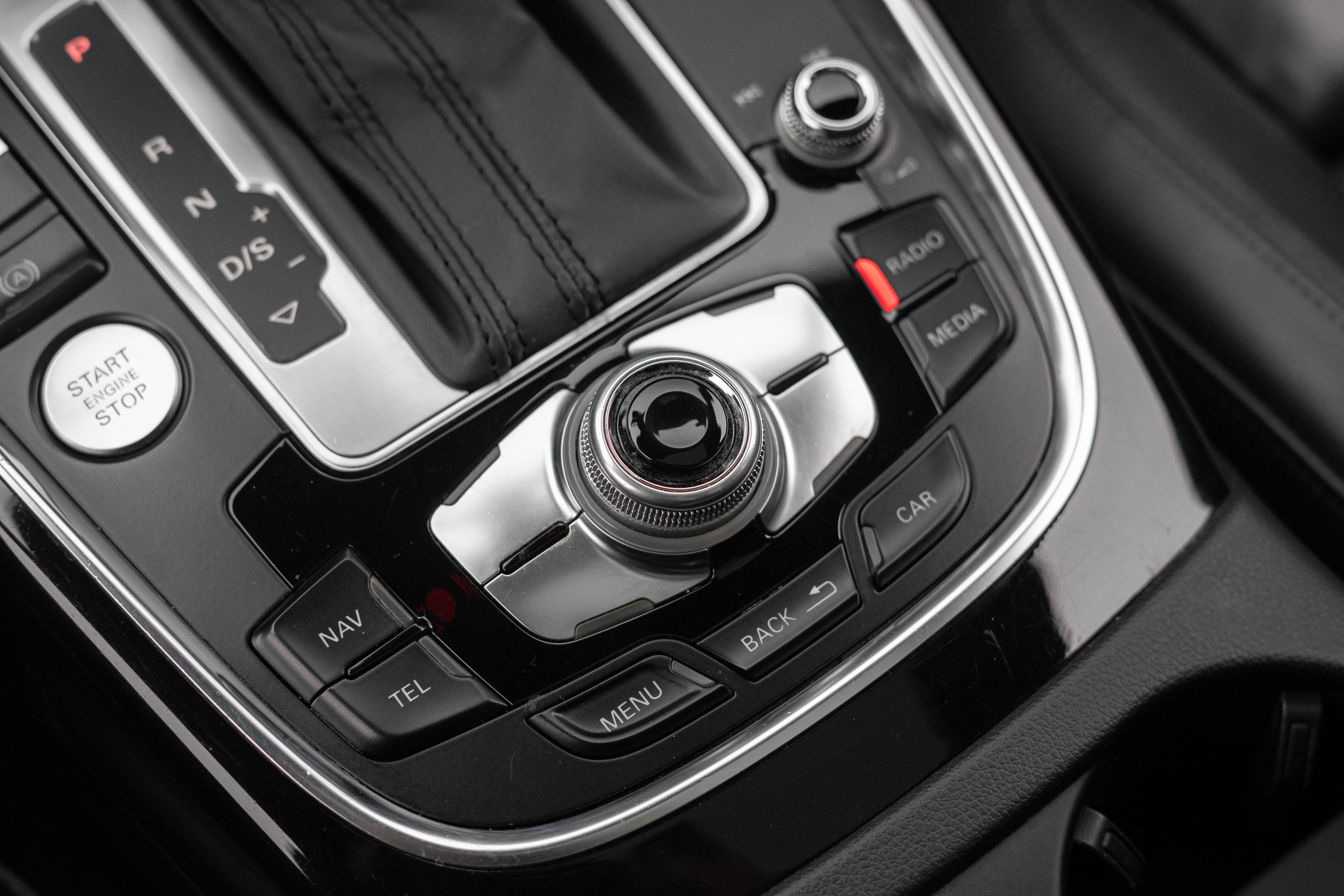 Car image 23