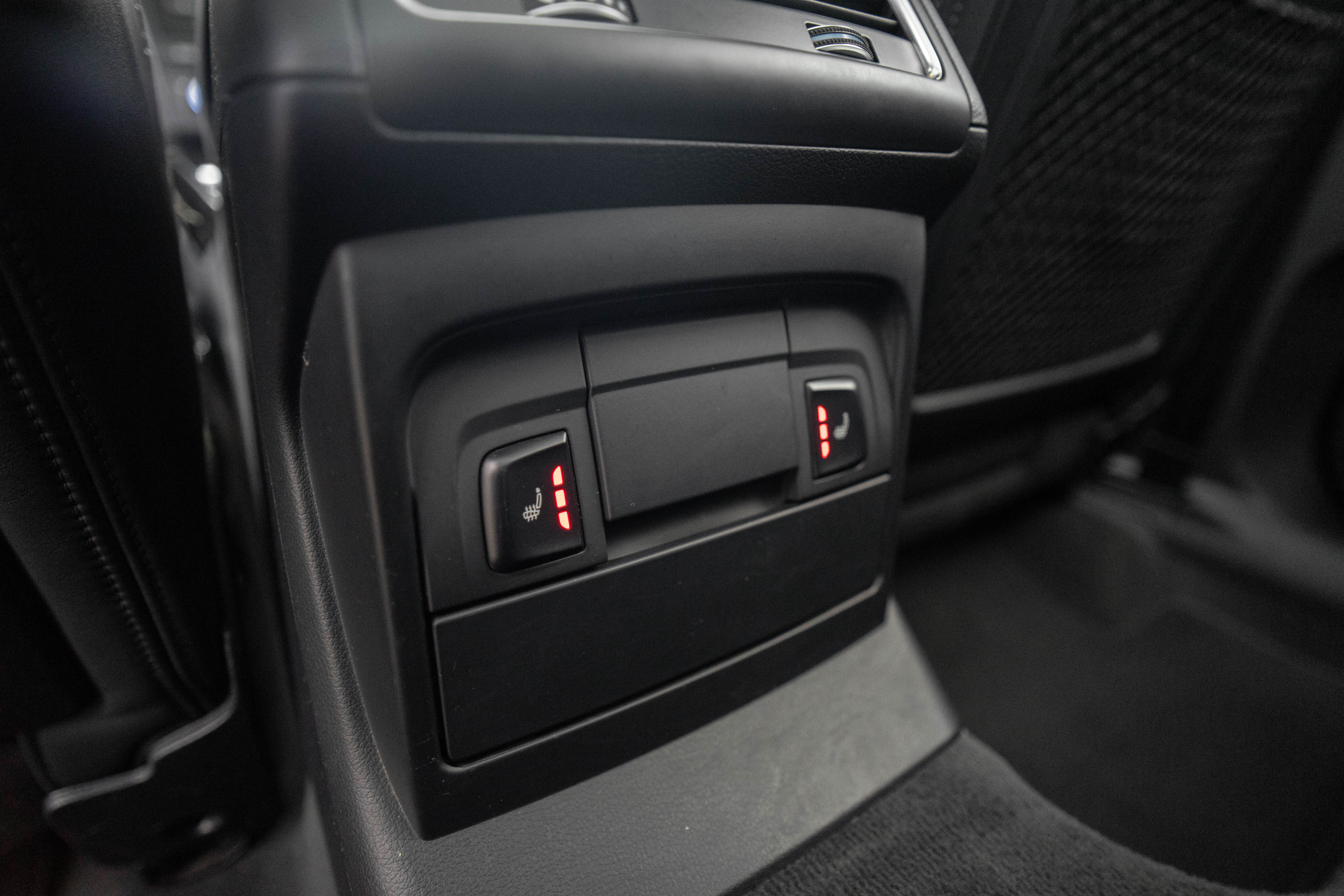Car image 29