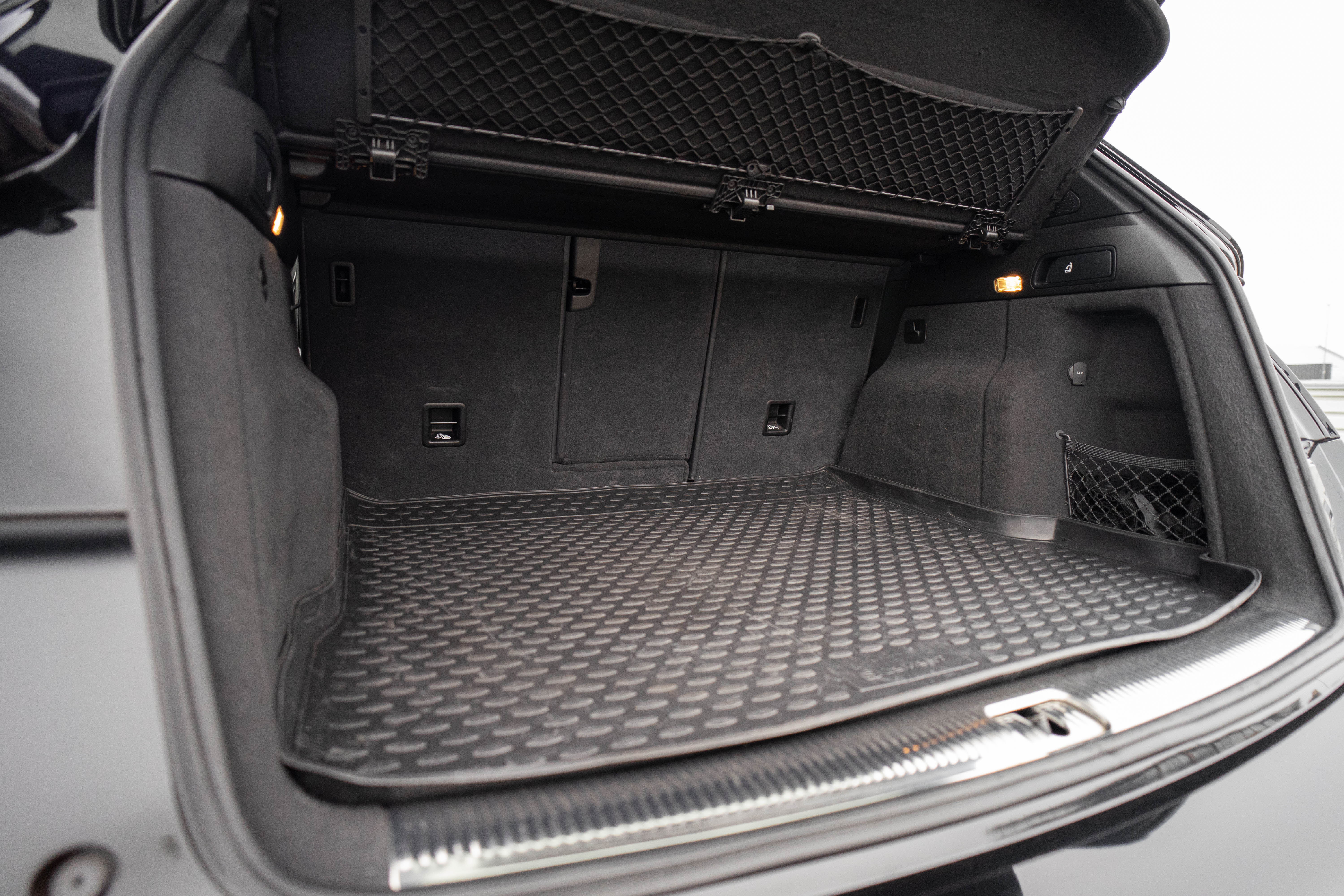 Car image 33