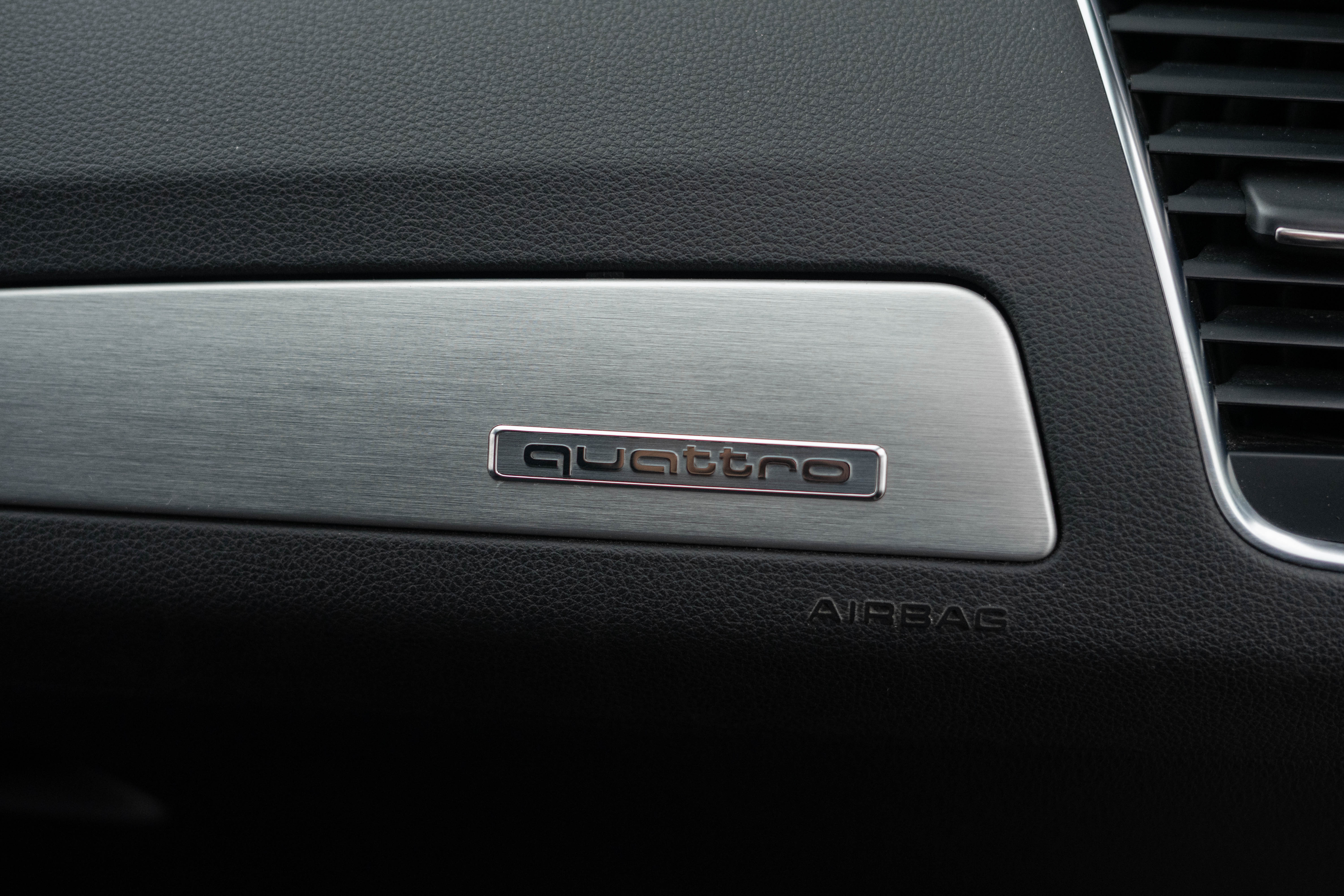 Car image 26