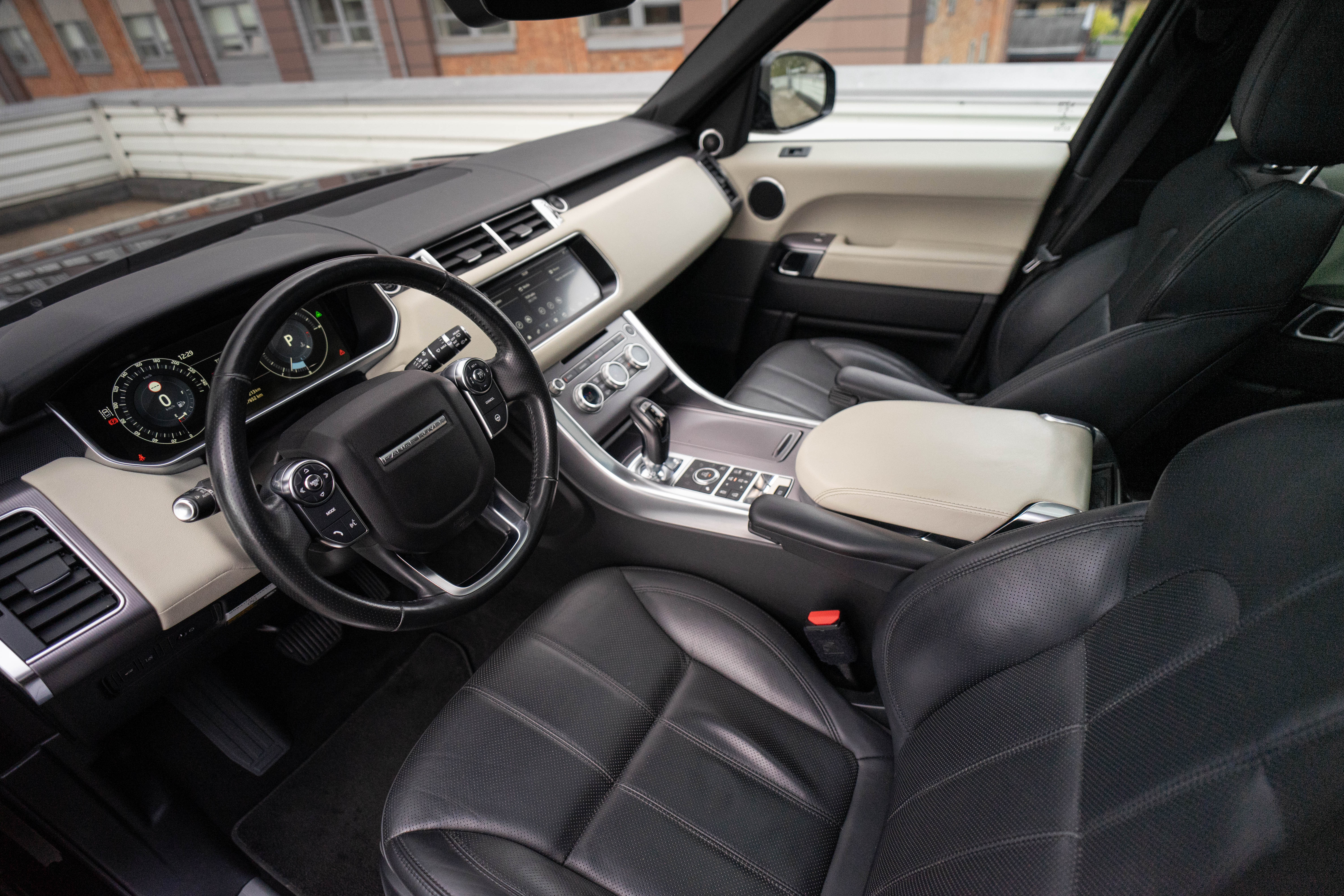 Car image 11