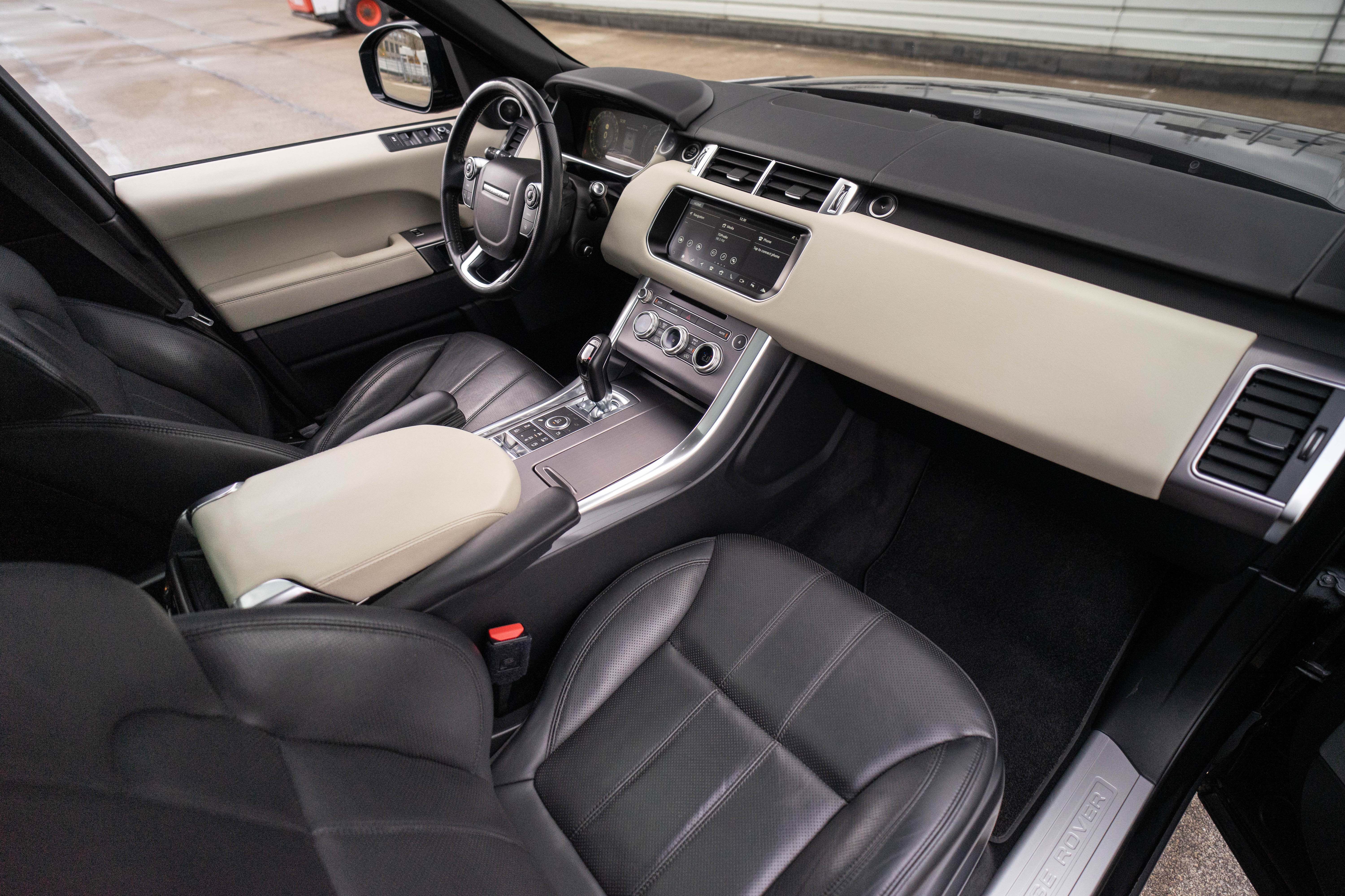 Car image 25