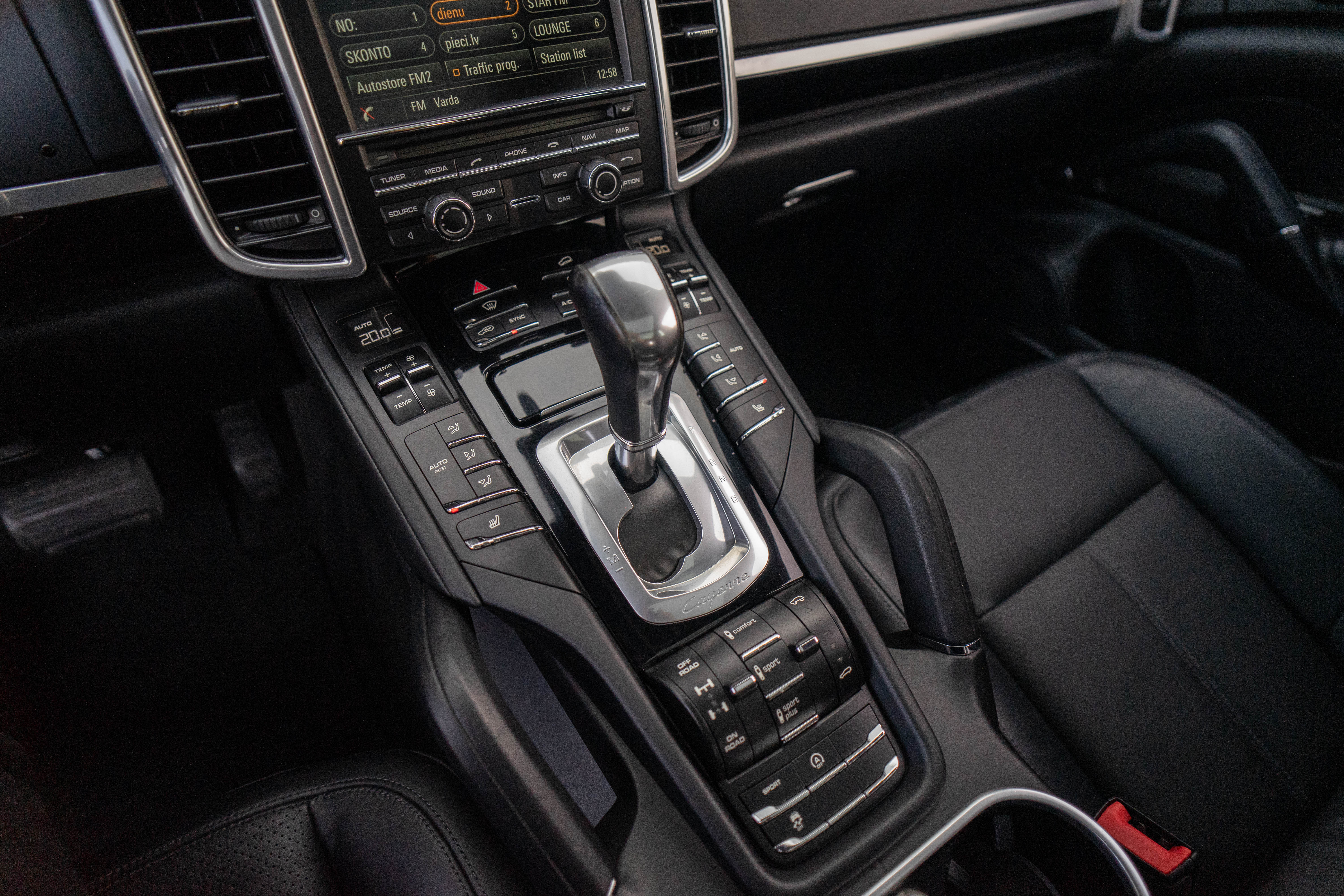 Car image 21