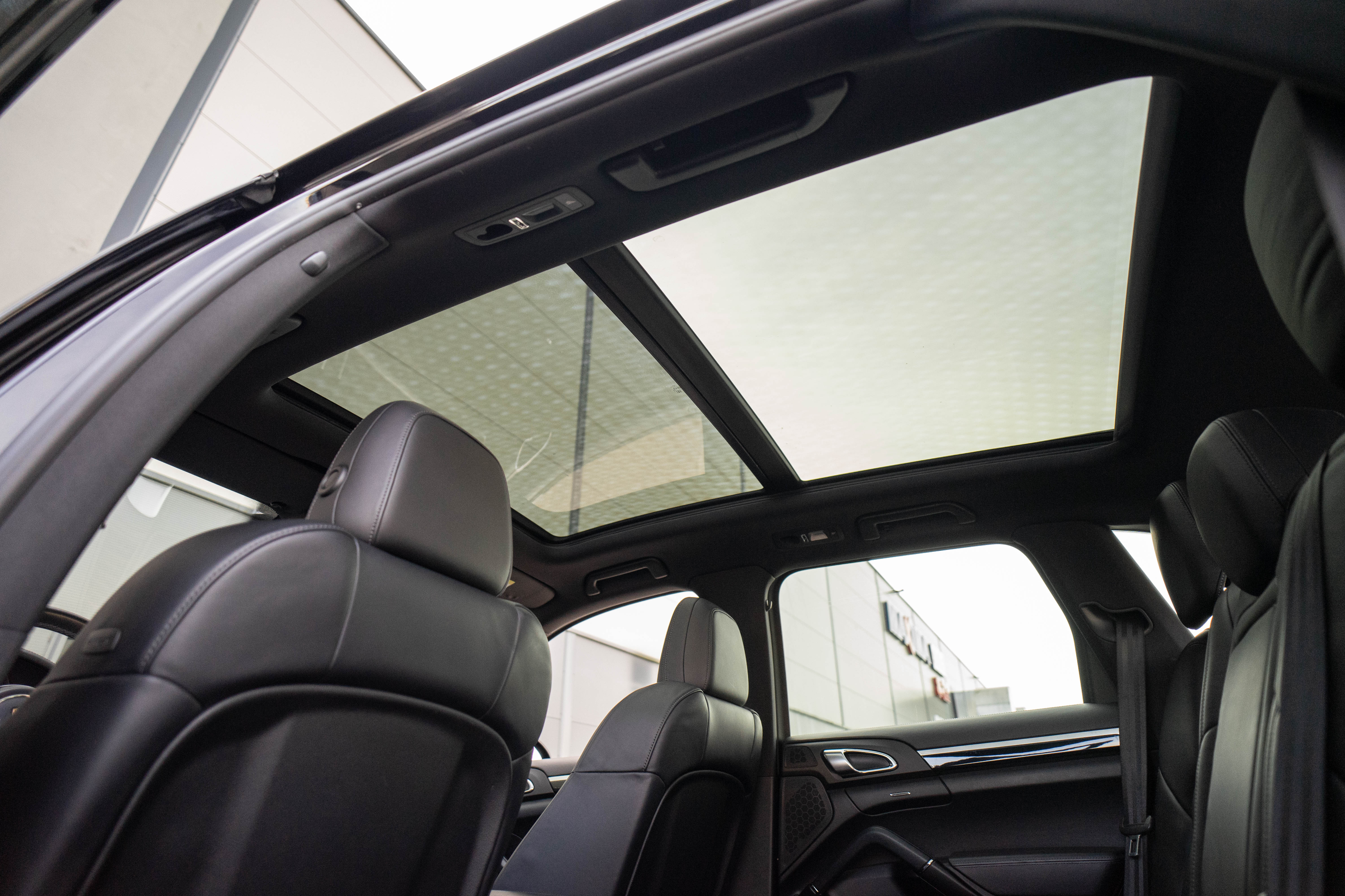 Car image 31
