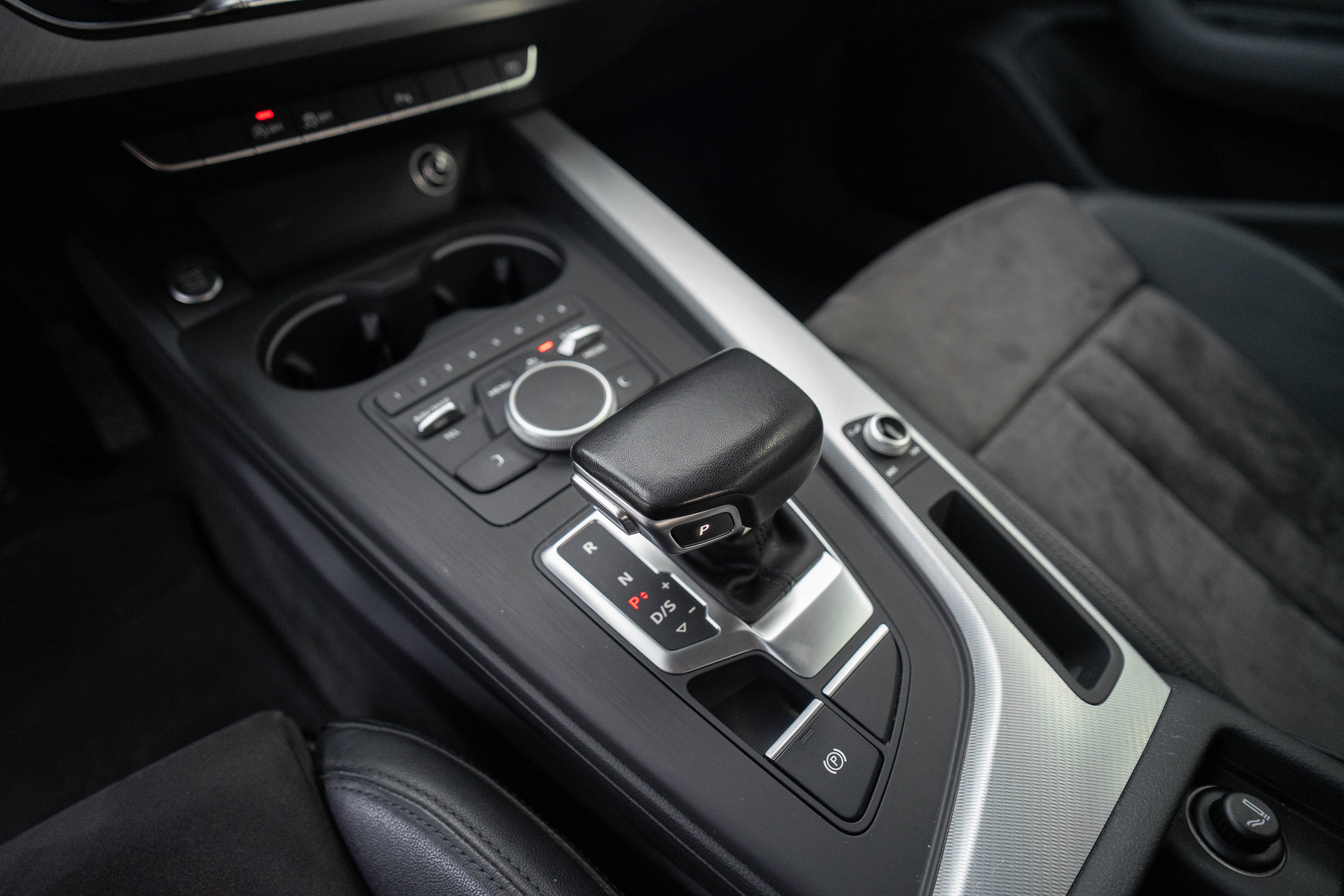 Car image 23