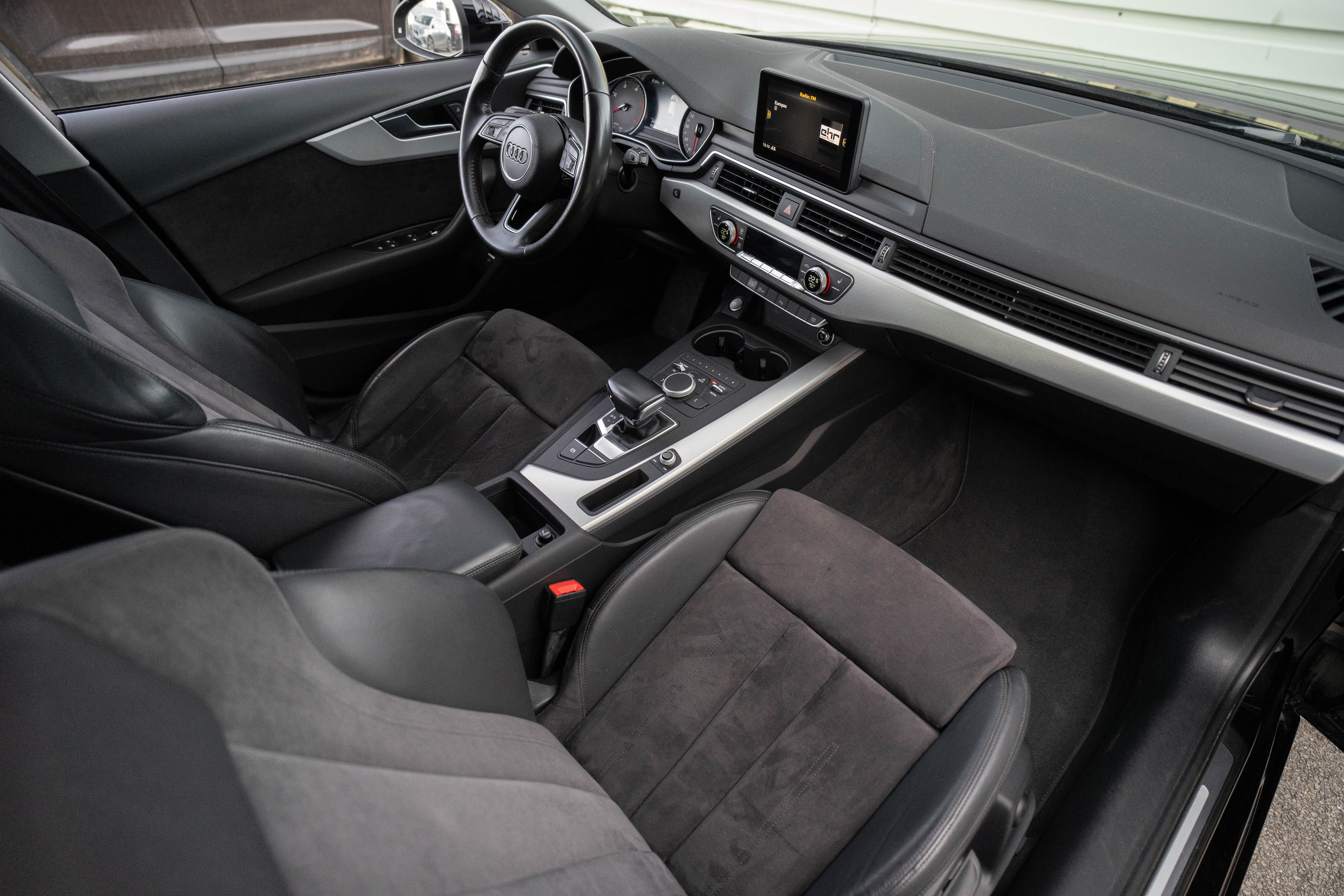 Car image 27