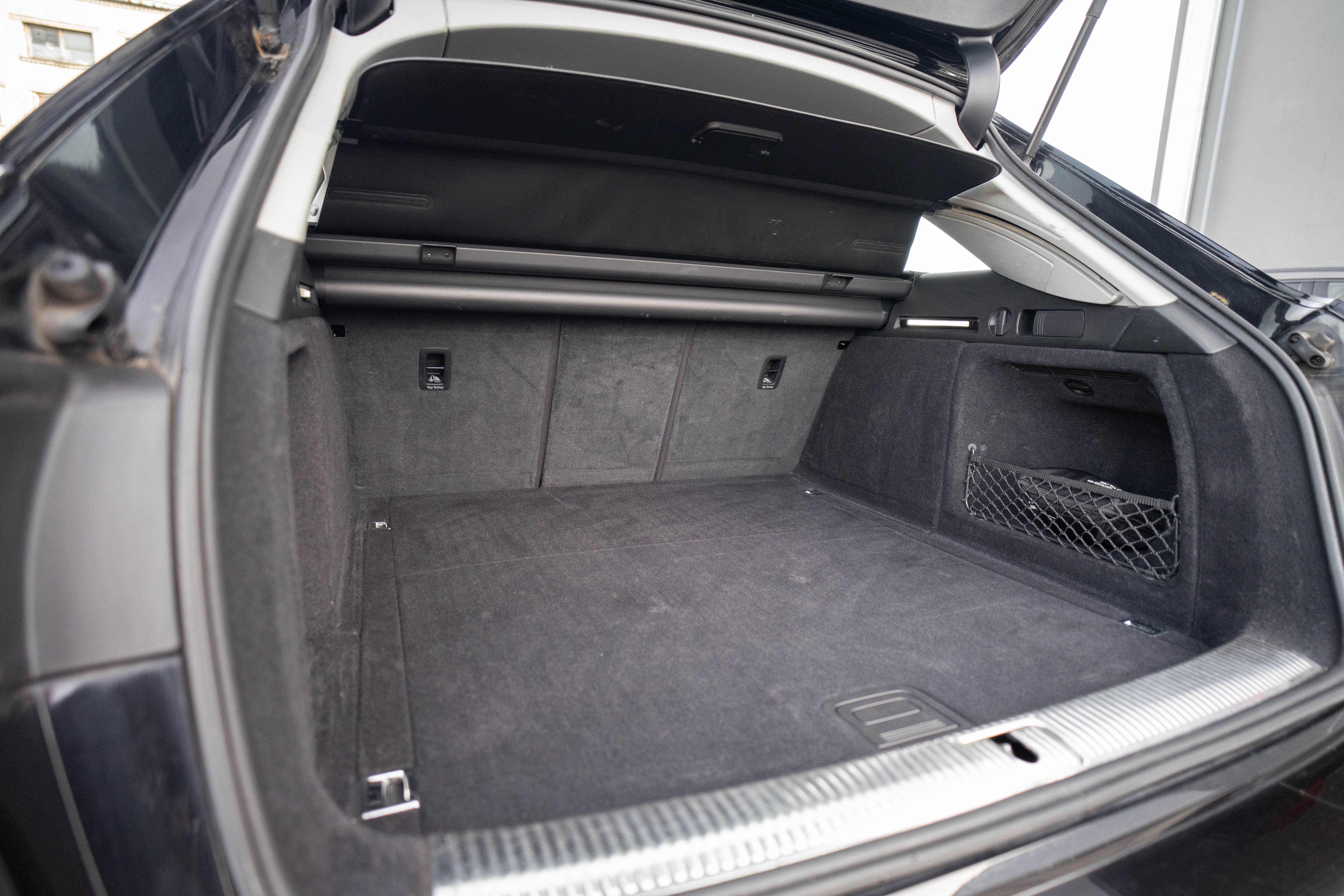 Car image 30