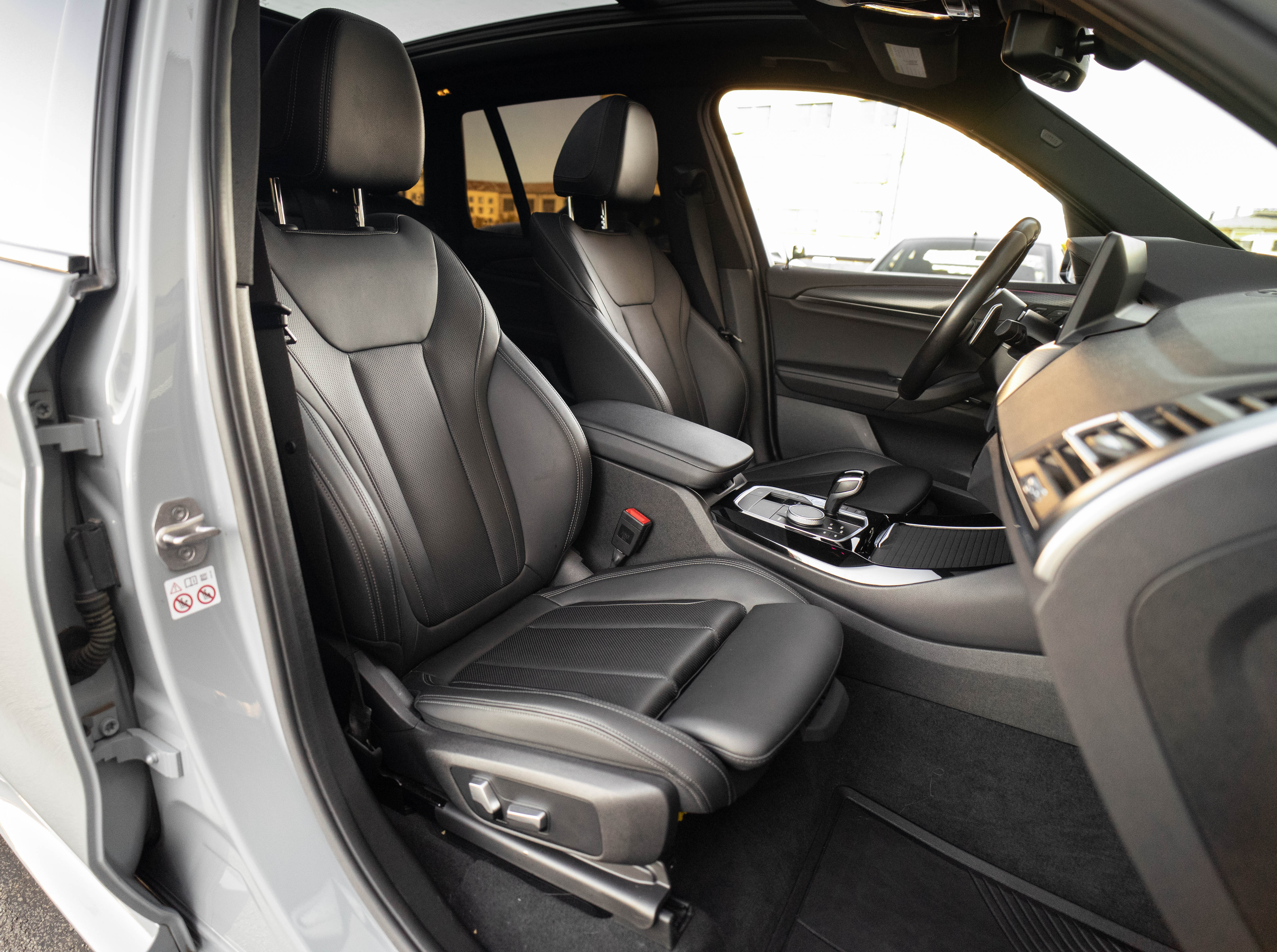Car image 28