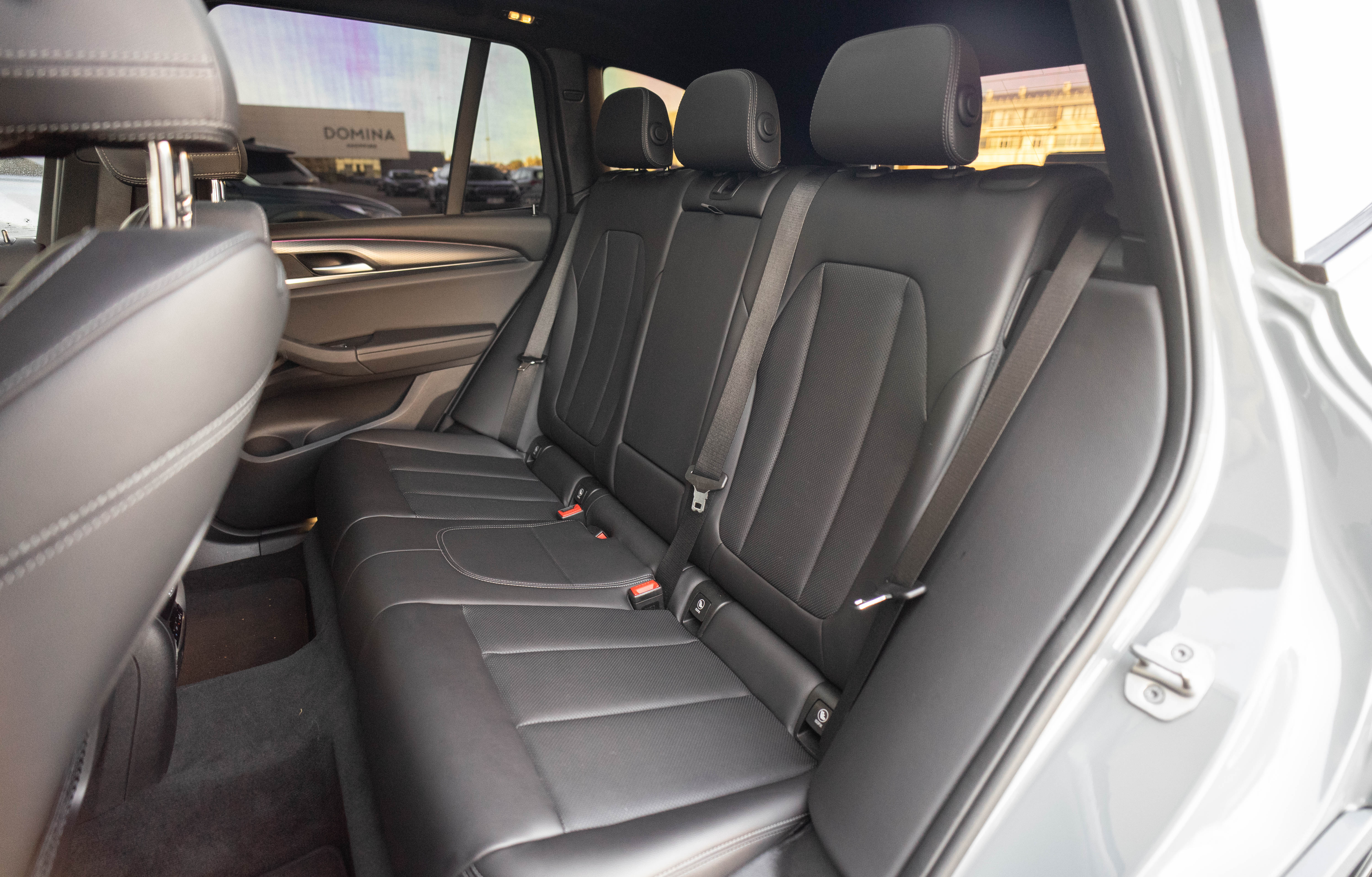 Car image 29