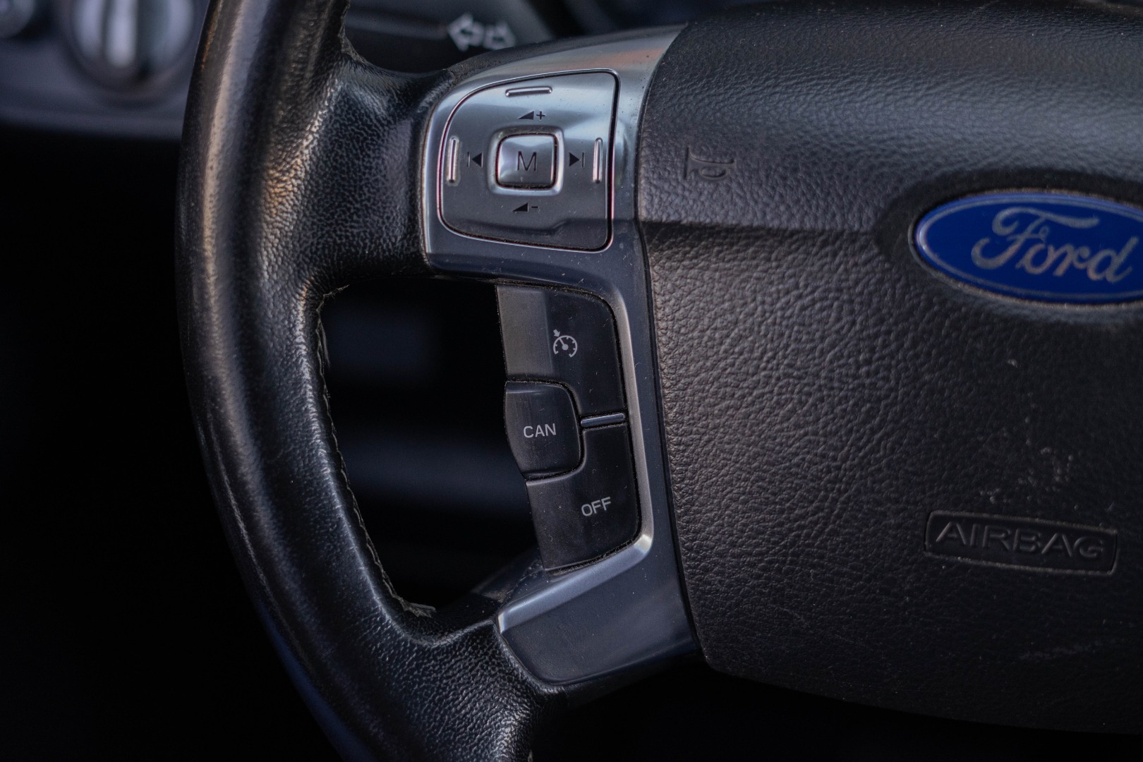 Car image 16