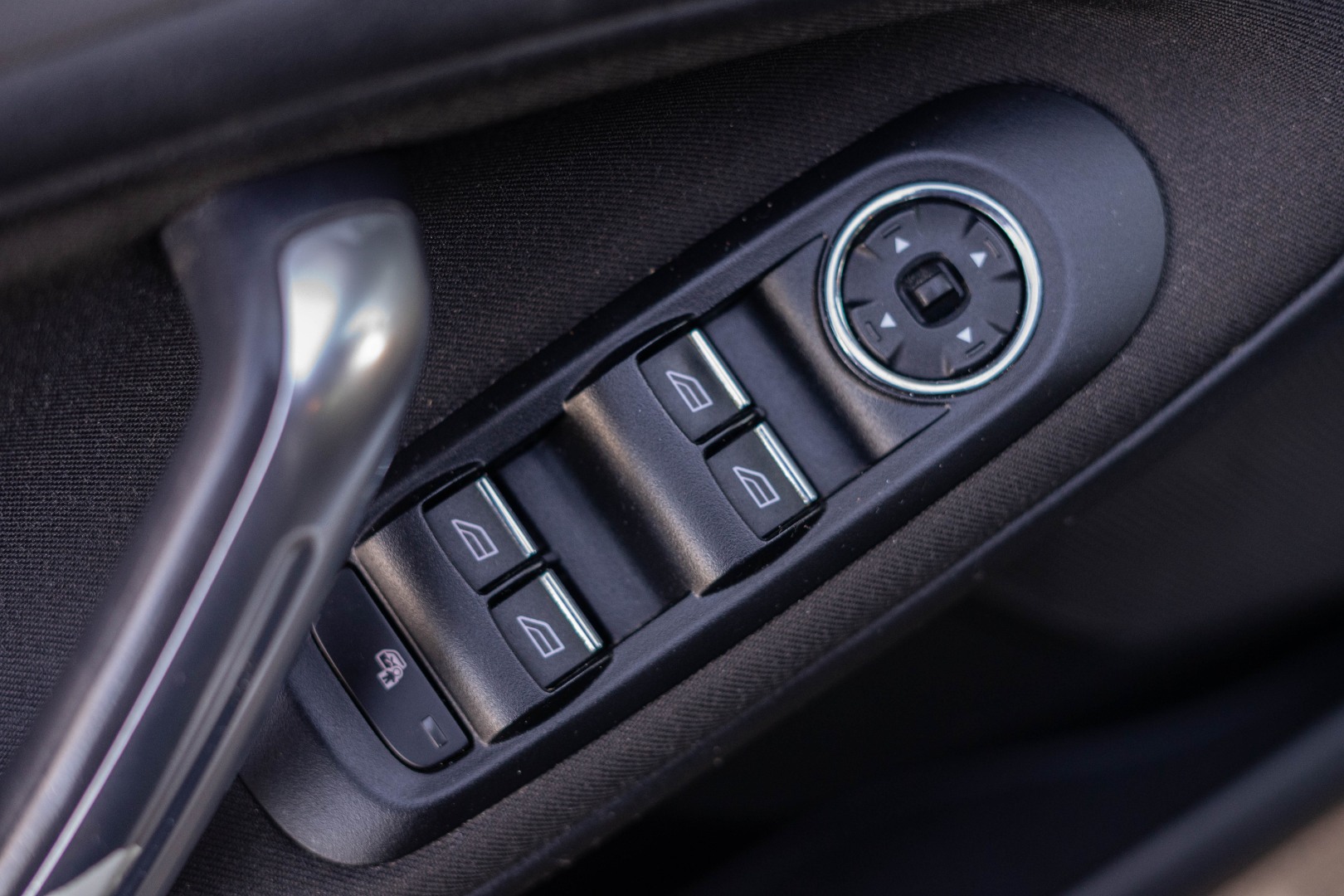 Car image 23