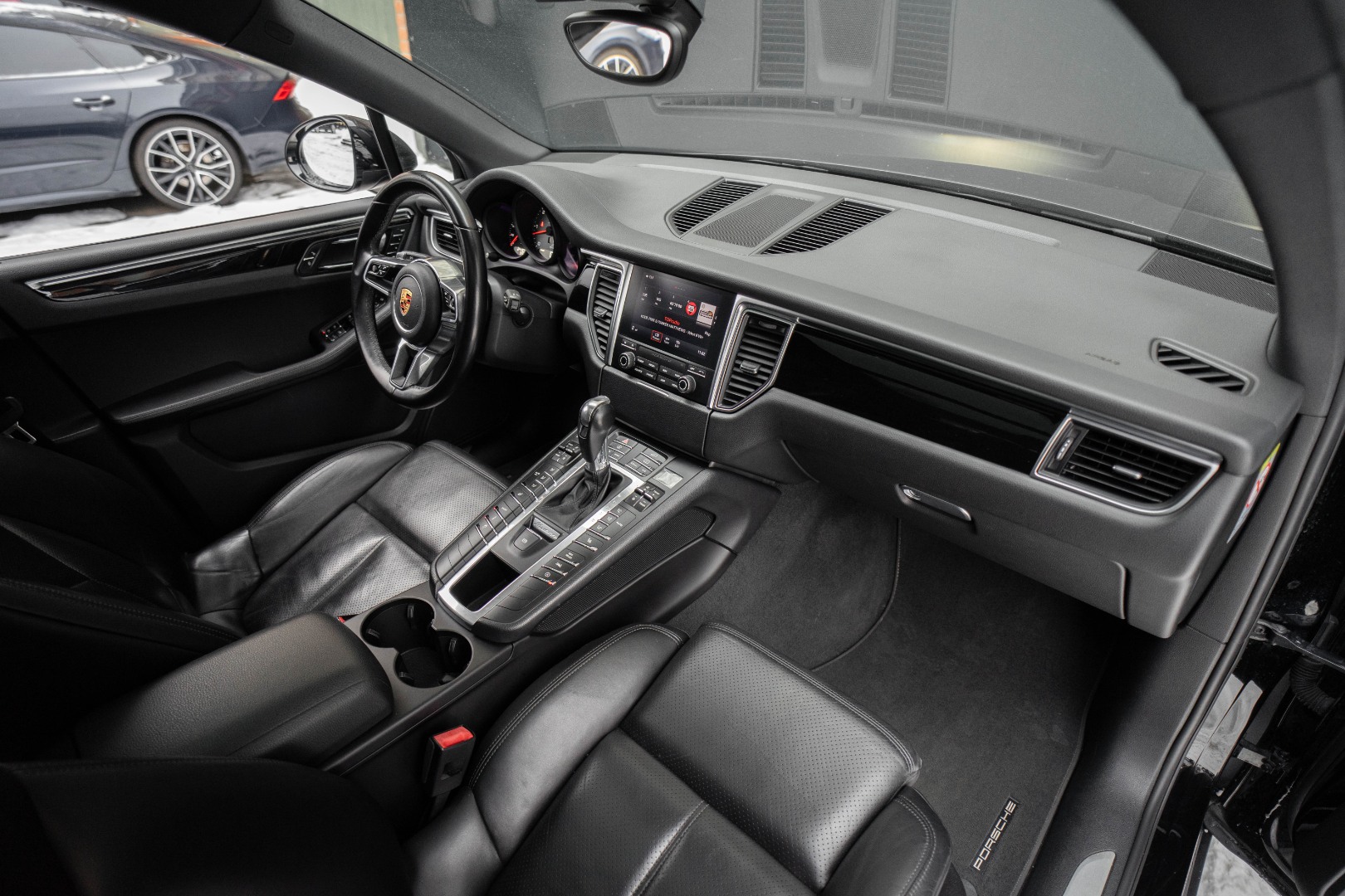 Car image 29