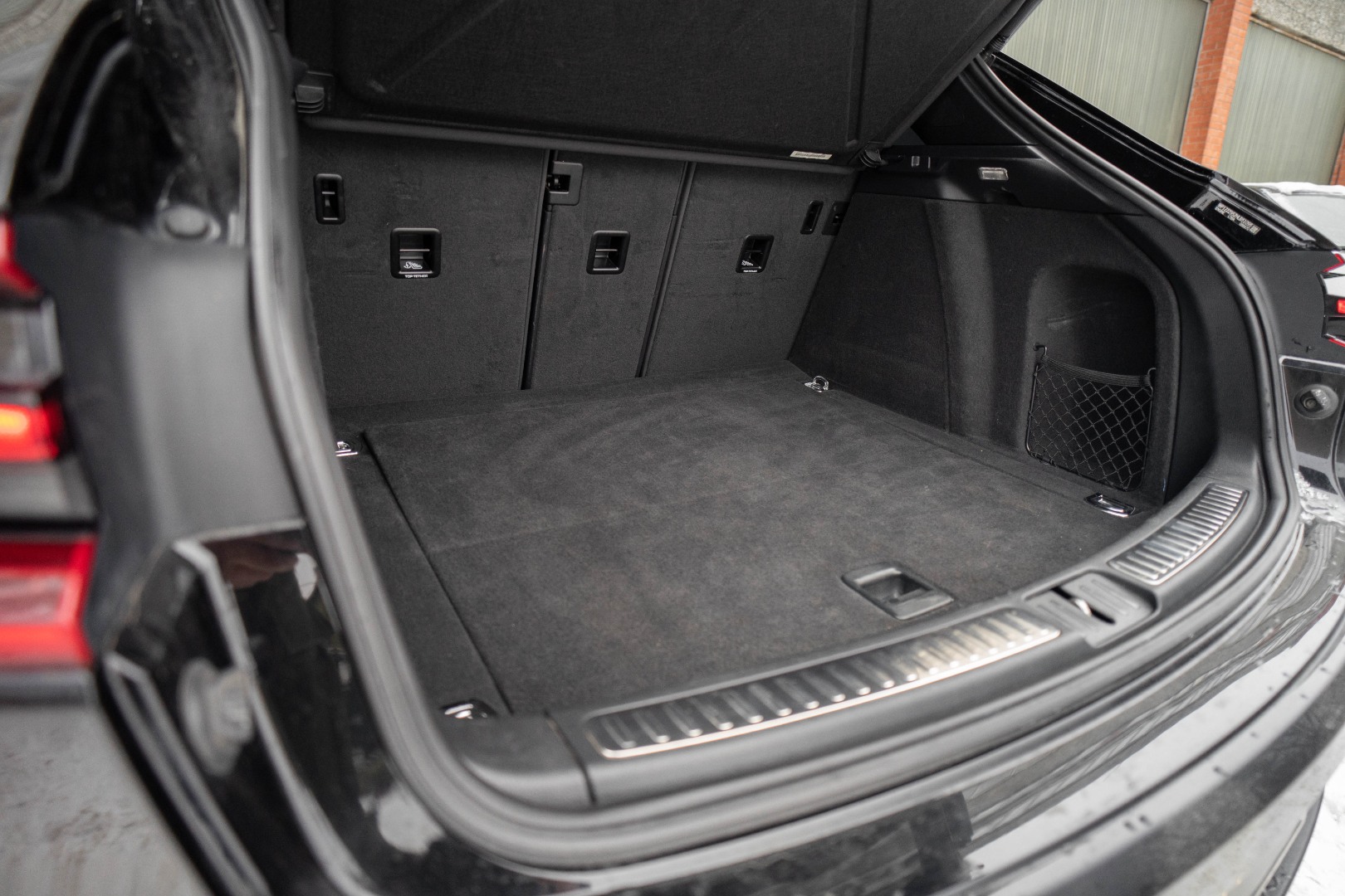 Car image 33