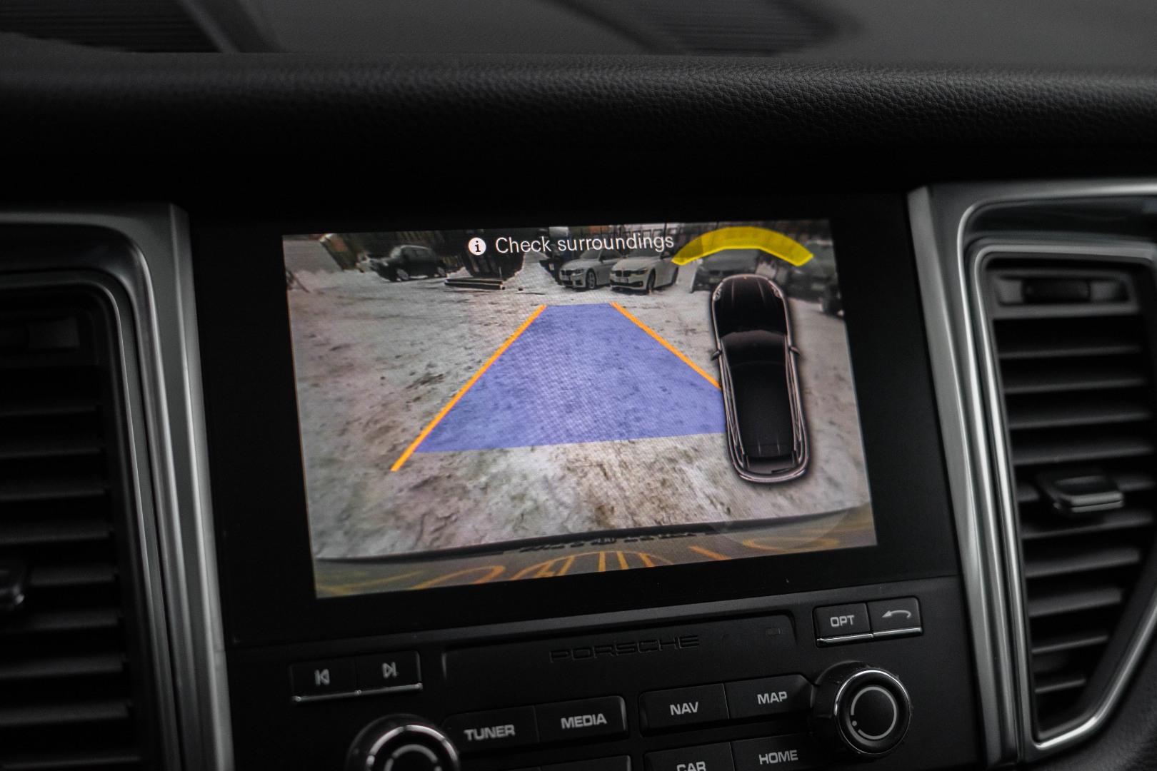 Car image 23
