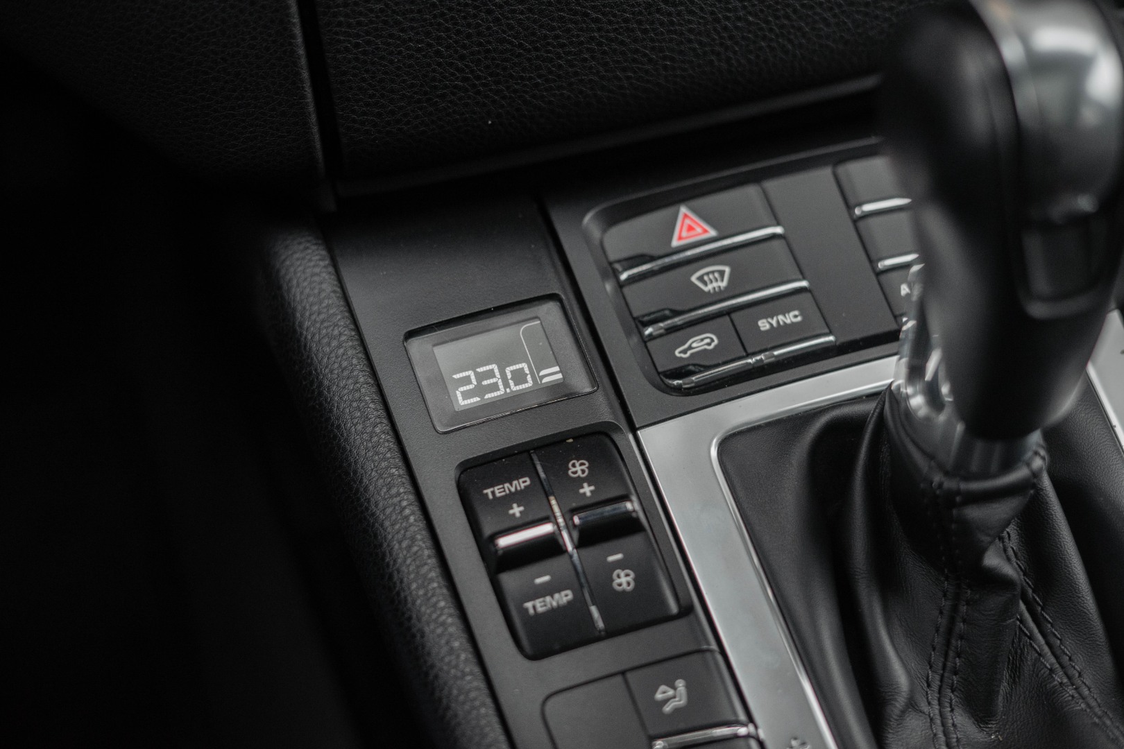 Car image 28